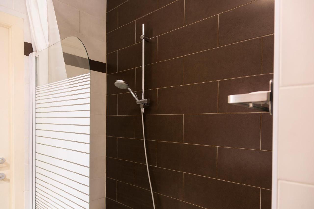 One-Bedroom Apartment,1056369643:JPEG