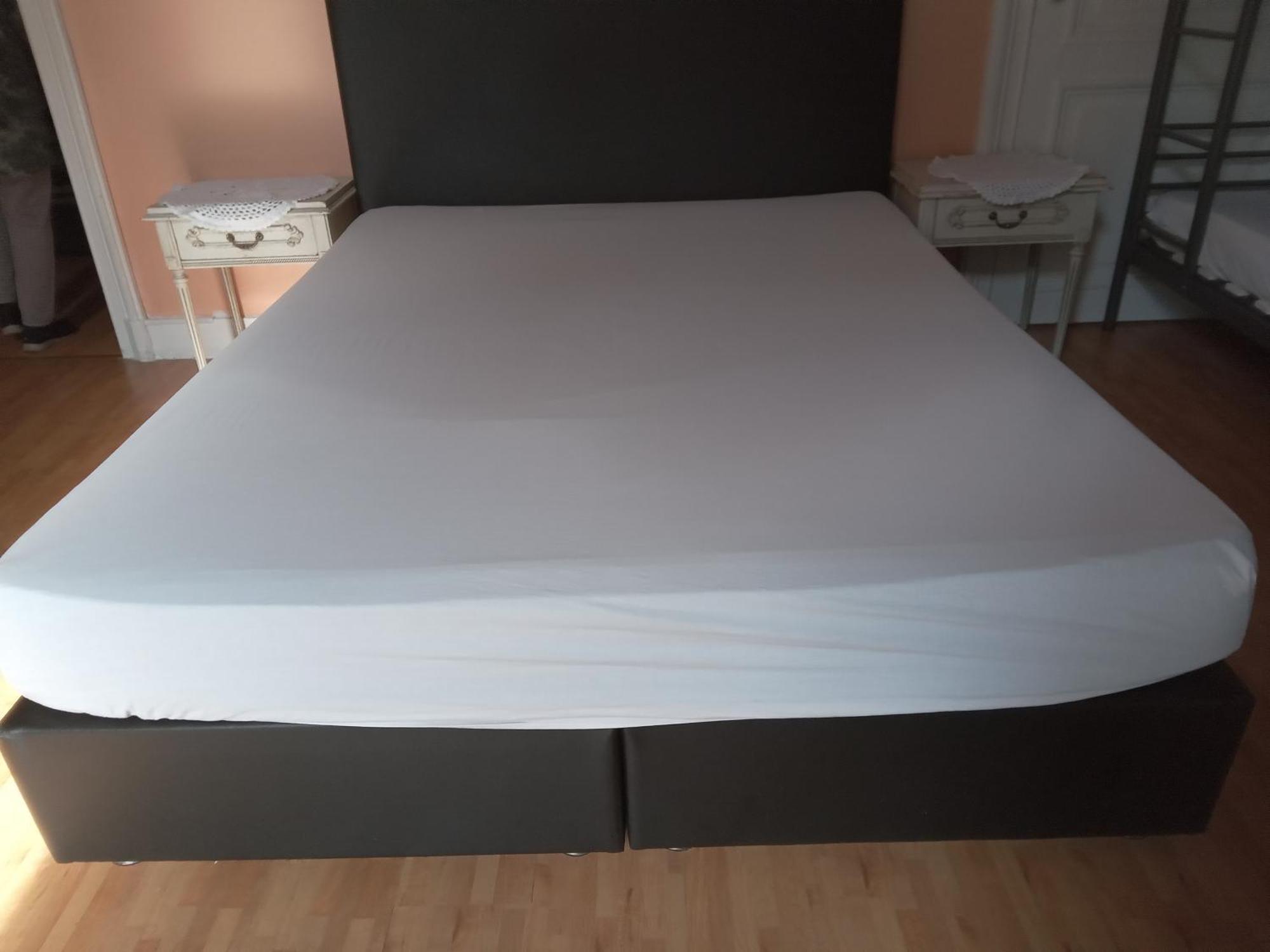 One-Bedroom Apartment,1628412433:JPEG