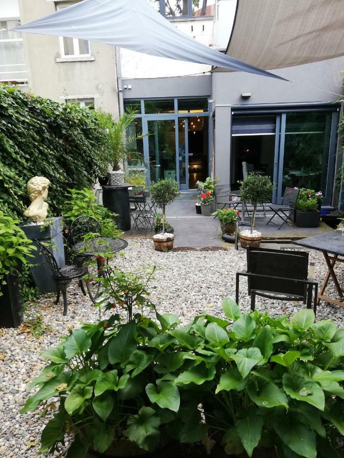 Studio Standard