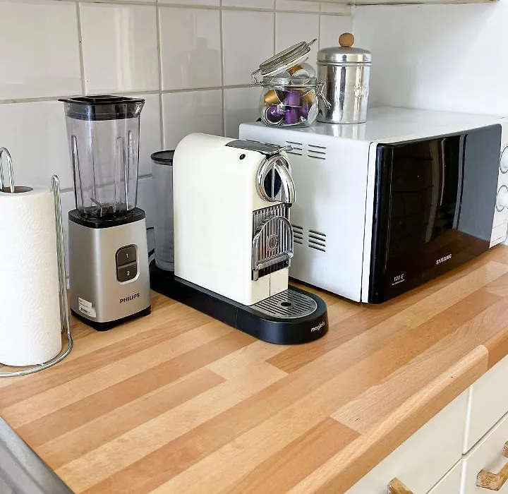 Cosy Two Bedroom Apartment In Brussels-1