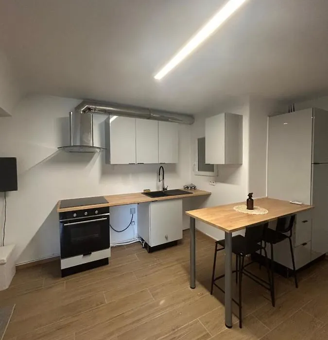 Elegance & Comfort Brand New Apartment Near To Atomium-1
