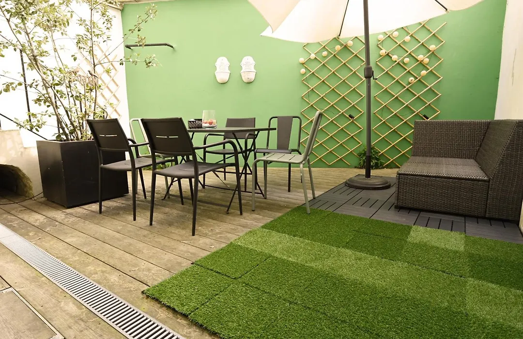Superb 3 Bedroom & 3 Bathroom Duplex In Brussels City Centre-1