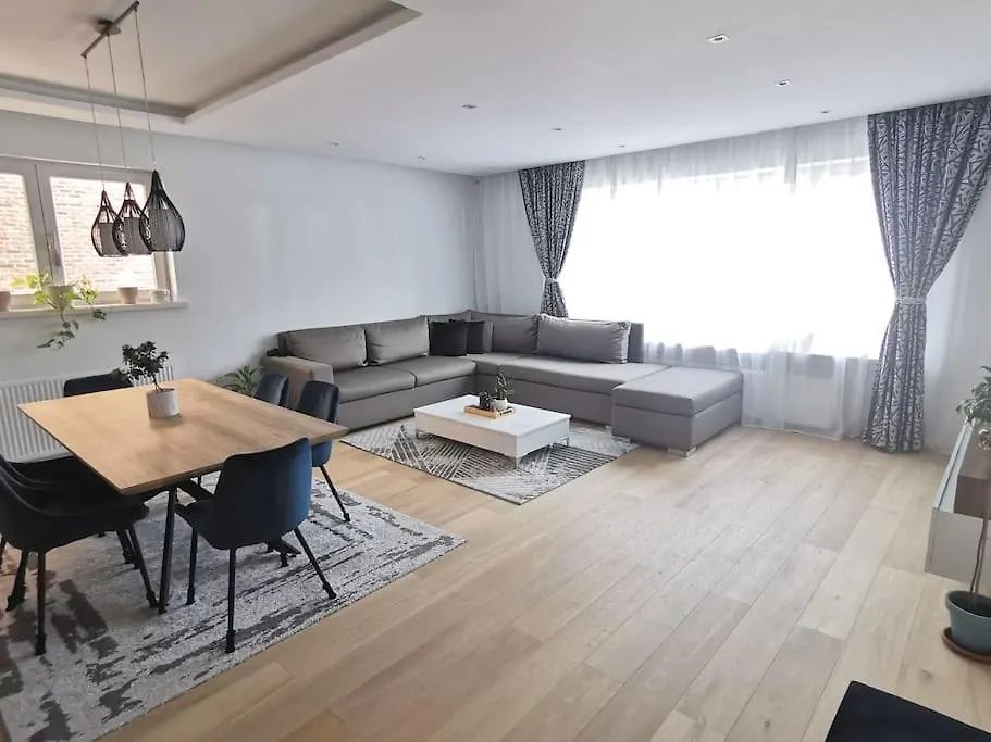 European Heart 2-Bedroom Flat.-1