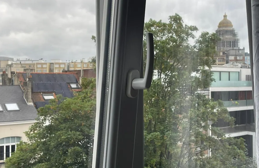 Studio Élégant à Louise, Quartier Prestige de Bruxelles-1