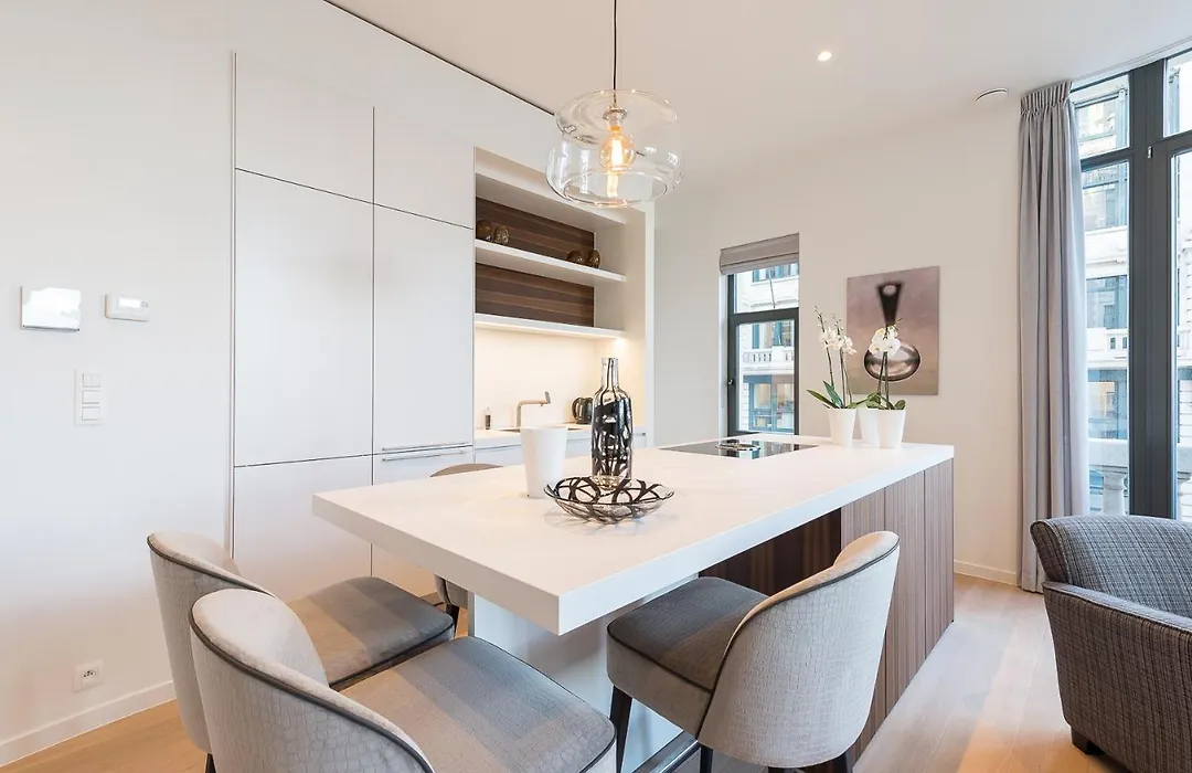 Modern Central 1Br Suite - 90 Sqm-1