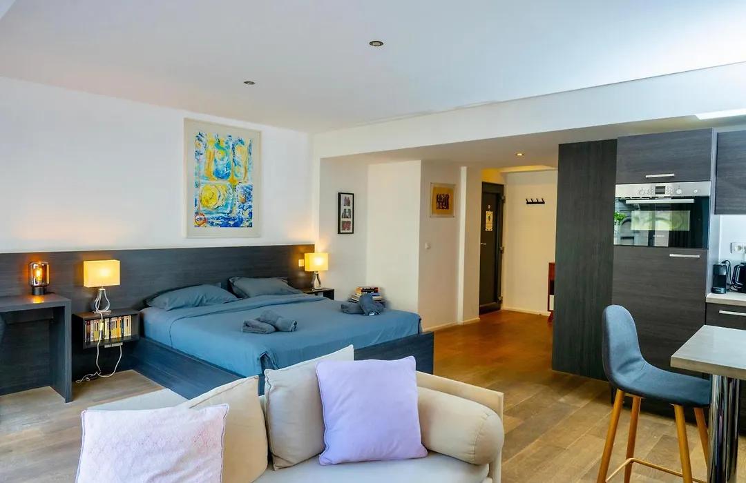 Flat Moliere-1