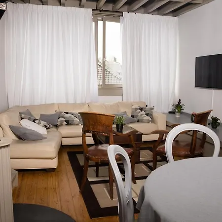 Duplex dernier étage avec terasse à deux pas de la grand place-2