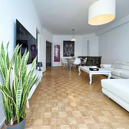 Cosy Two Bedroom Apartment In Brussels-3