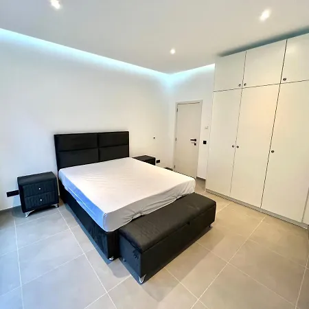 Luxury Brand New Apartment-2