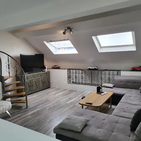 Duplex élégant situé à 1min de la gare du nord-2