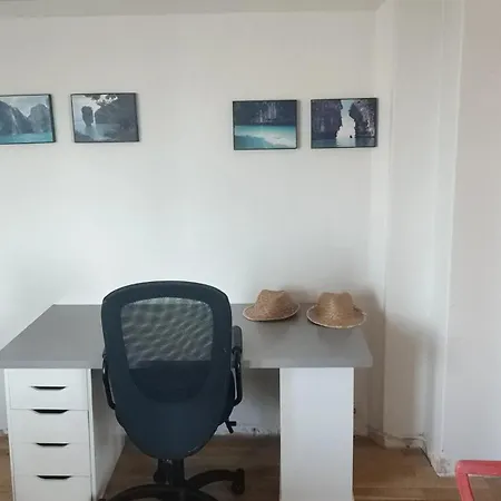 Charming Apartment In Etterbeek 70 M² With Balcony-2