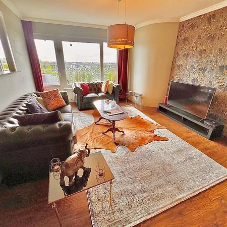 Hearth Of Brussels Gateway-2