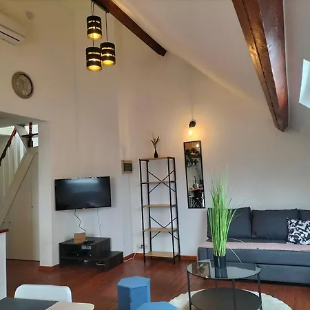 New Cozy Apartments In Porte de HAL-3