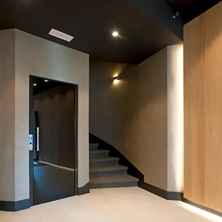 Modern Central 1Br Suite - 90 Sqm-2