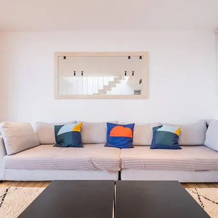 Top Floor New Duplex Stunning View In Trendy St Gilles-3