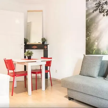 Cool Central Apartment-3