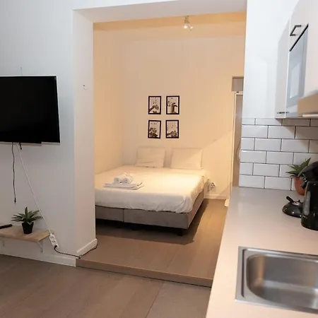 Studio 003 Avenue Louise-2