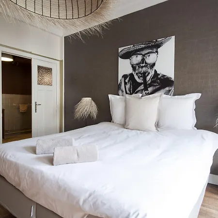 Smartflats City - Manneken Pis-2
