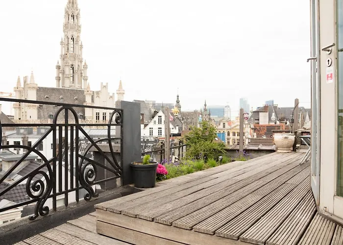 Duplex dernier étage avec terasse à deux pas de la grand place Bruxelles