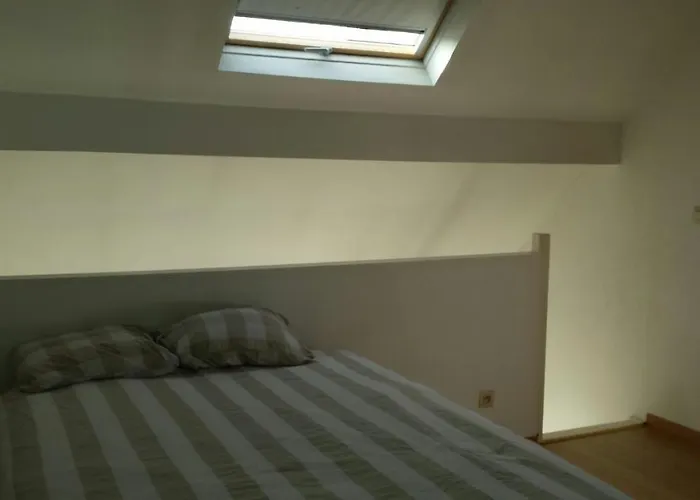 Central Duplex Sleeps 4 Bruxelles