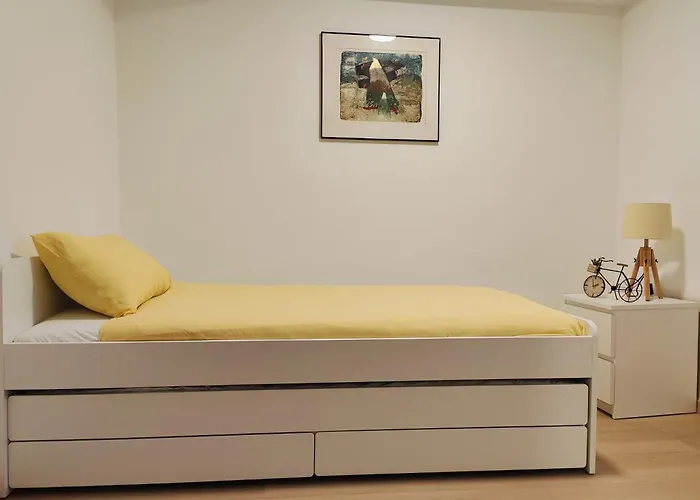 Bright & Cozy Appartment In Bruxelles