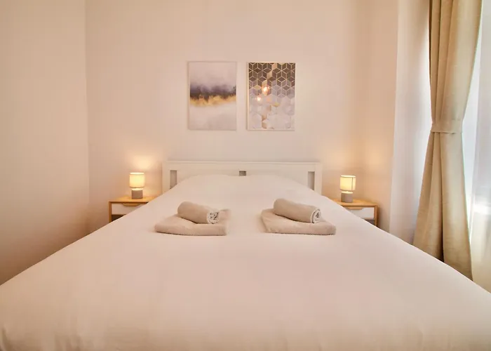 Heart Of Grand Place - Stunning 3Br Triplex Bruselas