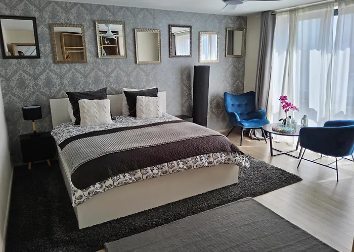 Chambre deluxe au 2ème étage, chambre double au 4ème étage NOT A HÔTEL Bruxelles