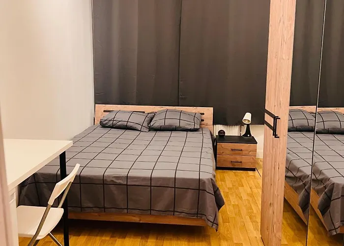 Quarto da Nessa próximo a Louise Bruselas