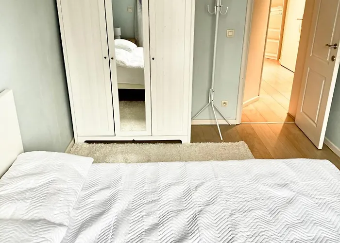 Beautiful 2 Bedroom Familiar Luxury Apartment Bruxelles