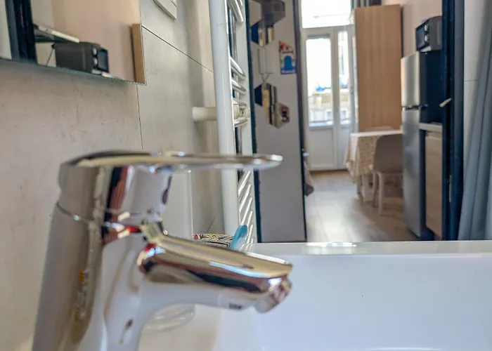 Superbe Studio au 1er étage, proche de la gare du Midi Bruxelles