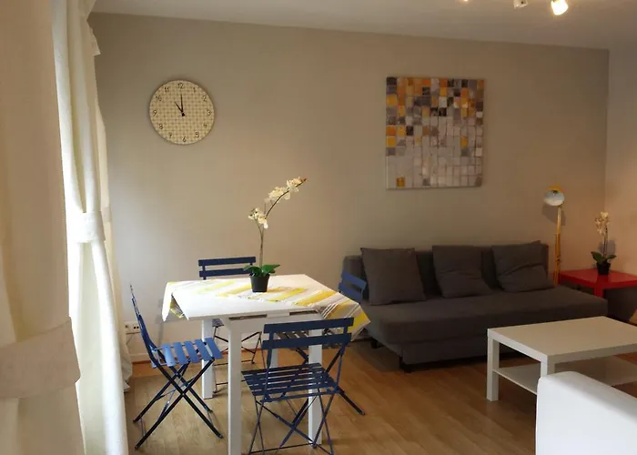 Central Yellow Apartment Bruxelles